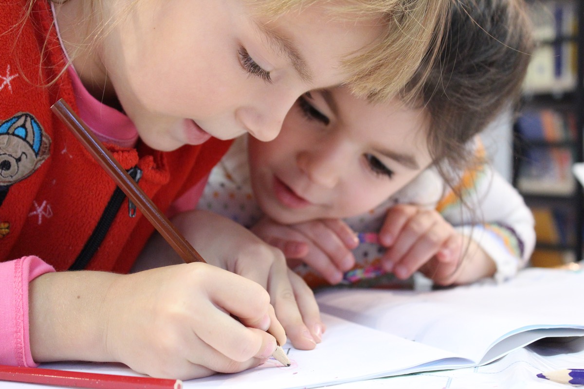 pexels-photo kids-girl-pencil-drawing-159823